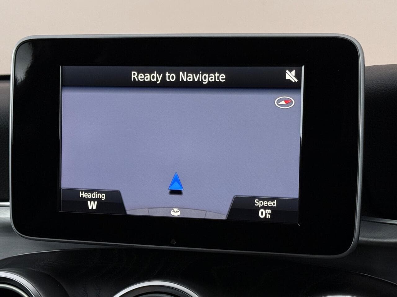 Mercedes-Benz C Class thumbnail Infotainment System