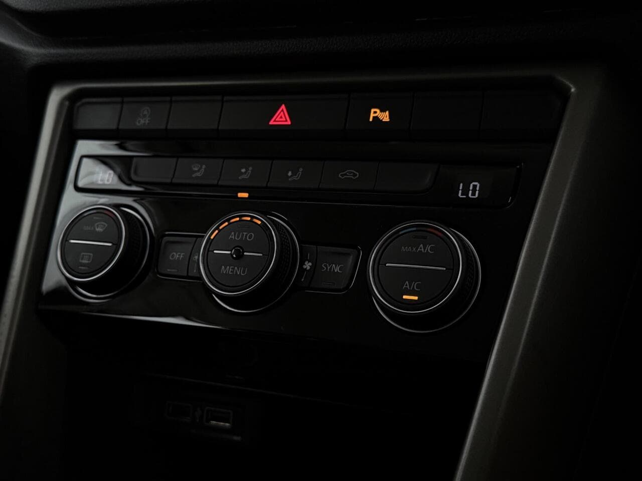 Volkswagen T-Roc thumbnail Misc Controls