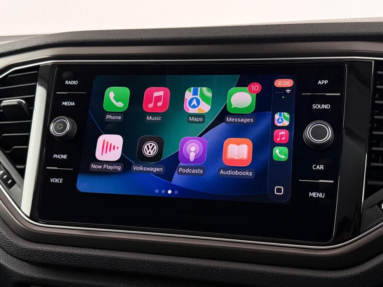 Volkswagen T-Roc thumbnail Infotainment System