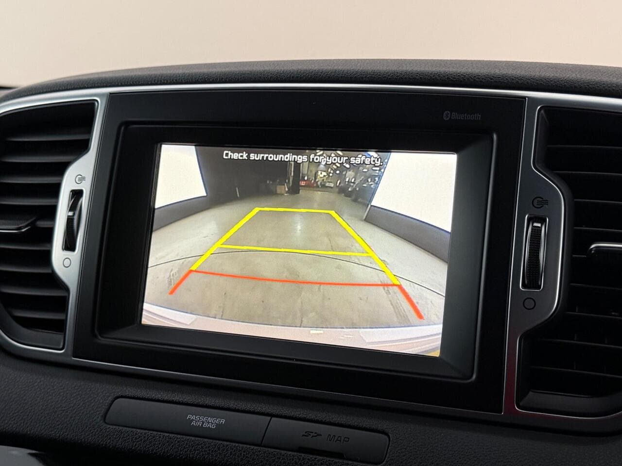 Kia Sportage thumbnail Infotainment System