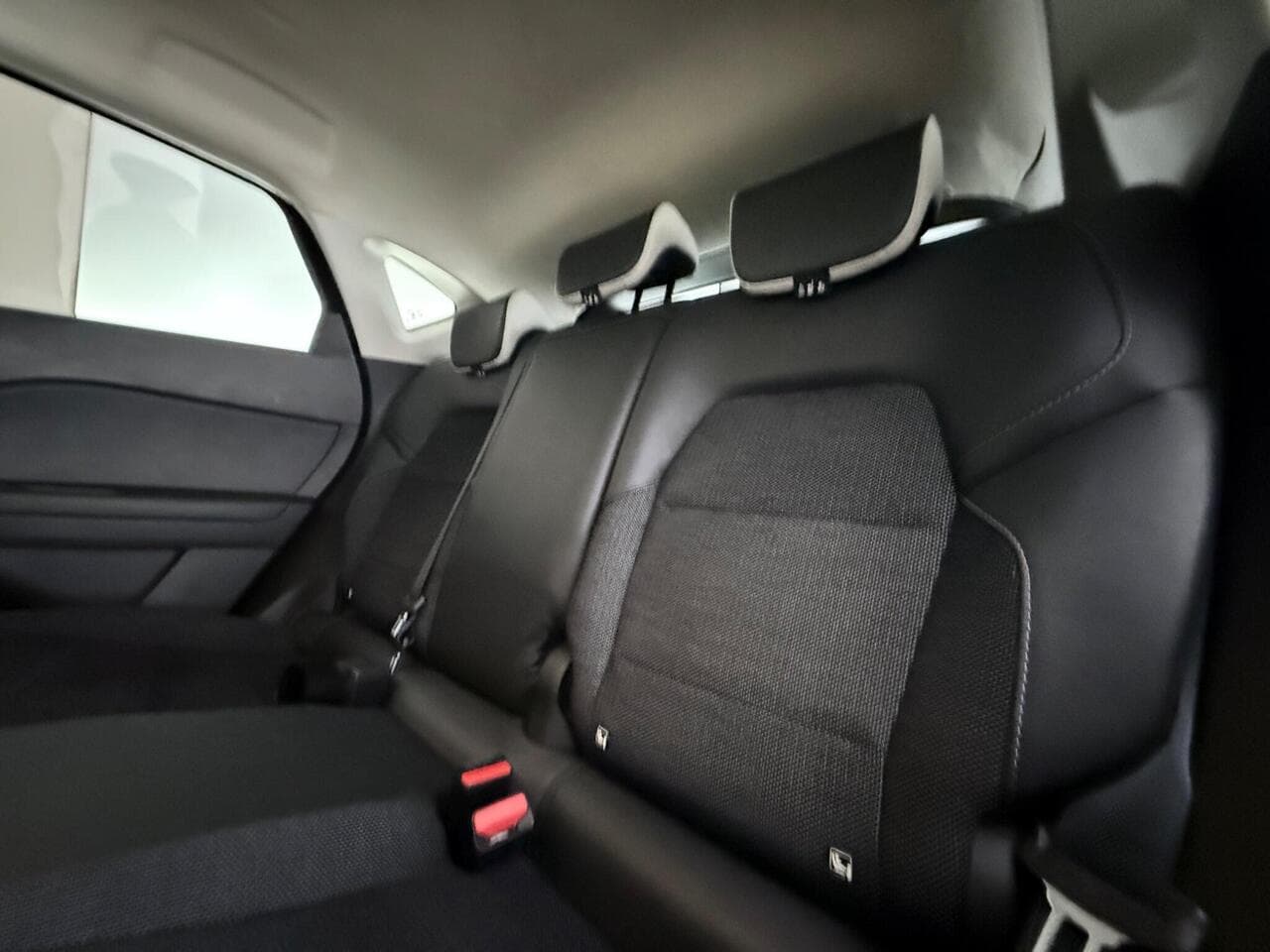 Renault Captur thumbnail Seats Rear