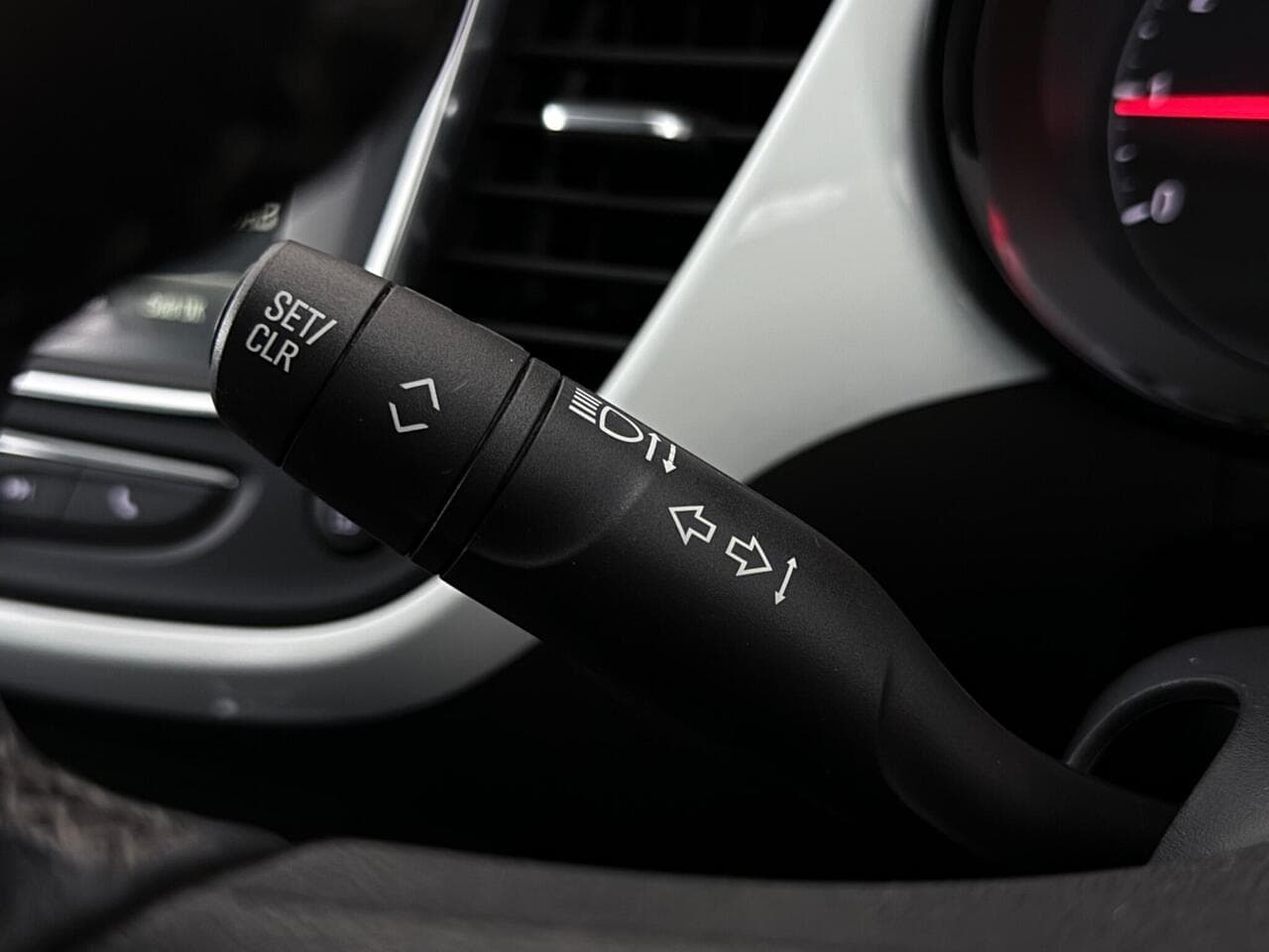 Vauxhall Crossland X thumbnail Misc Controls