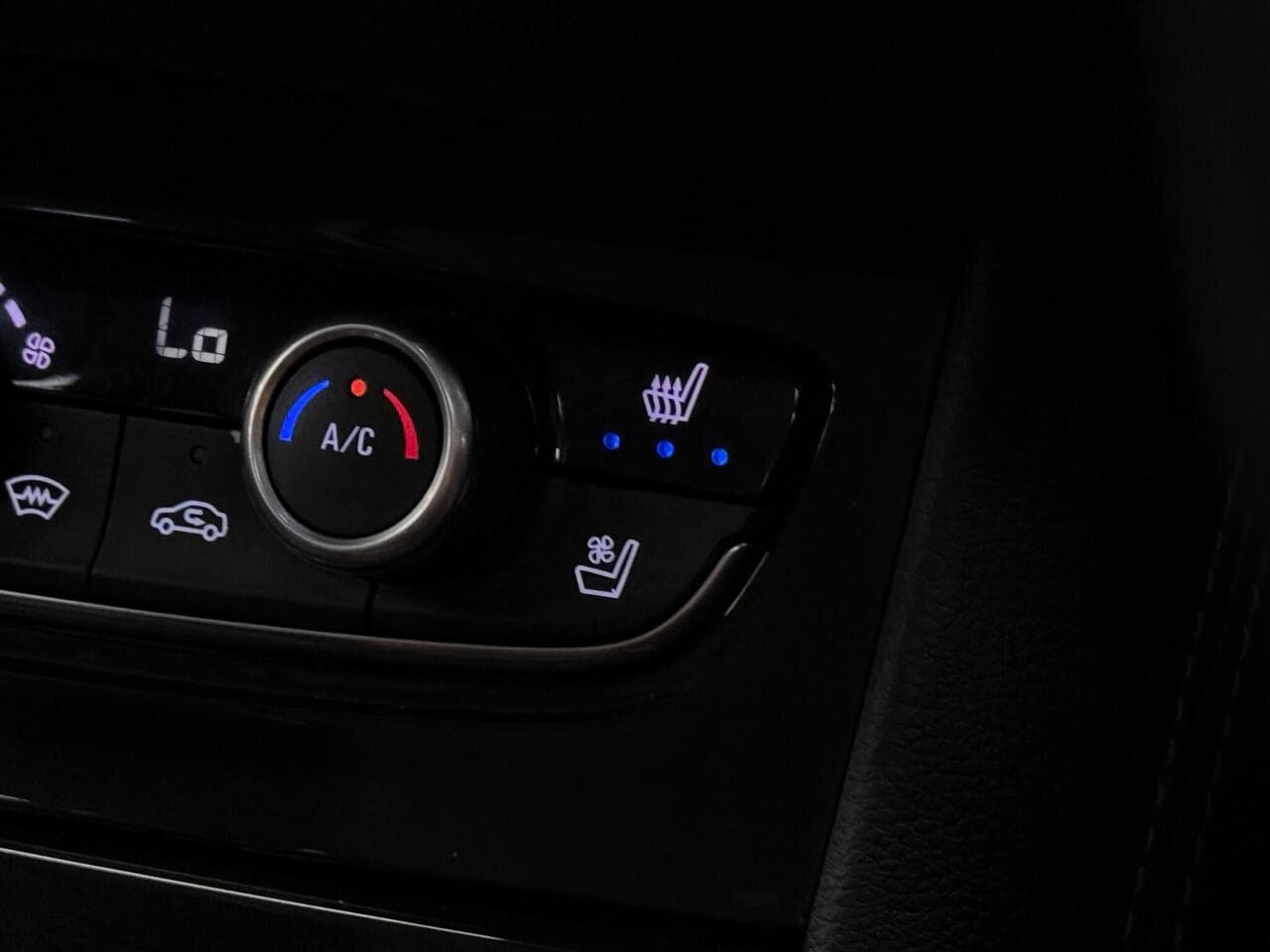 Vauxhall Grandland X thumbnail Misc Controls