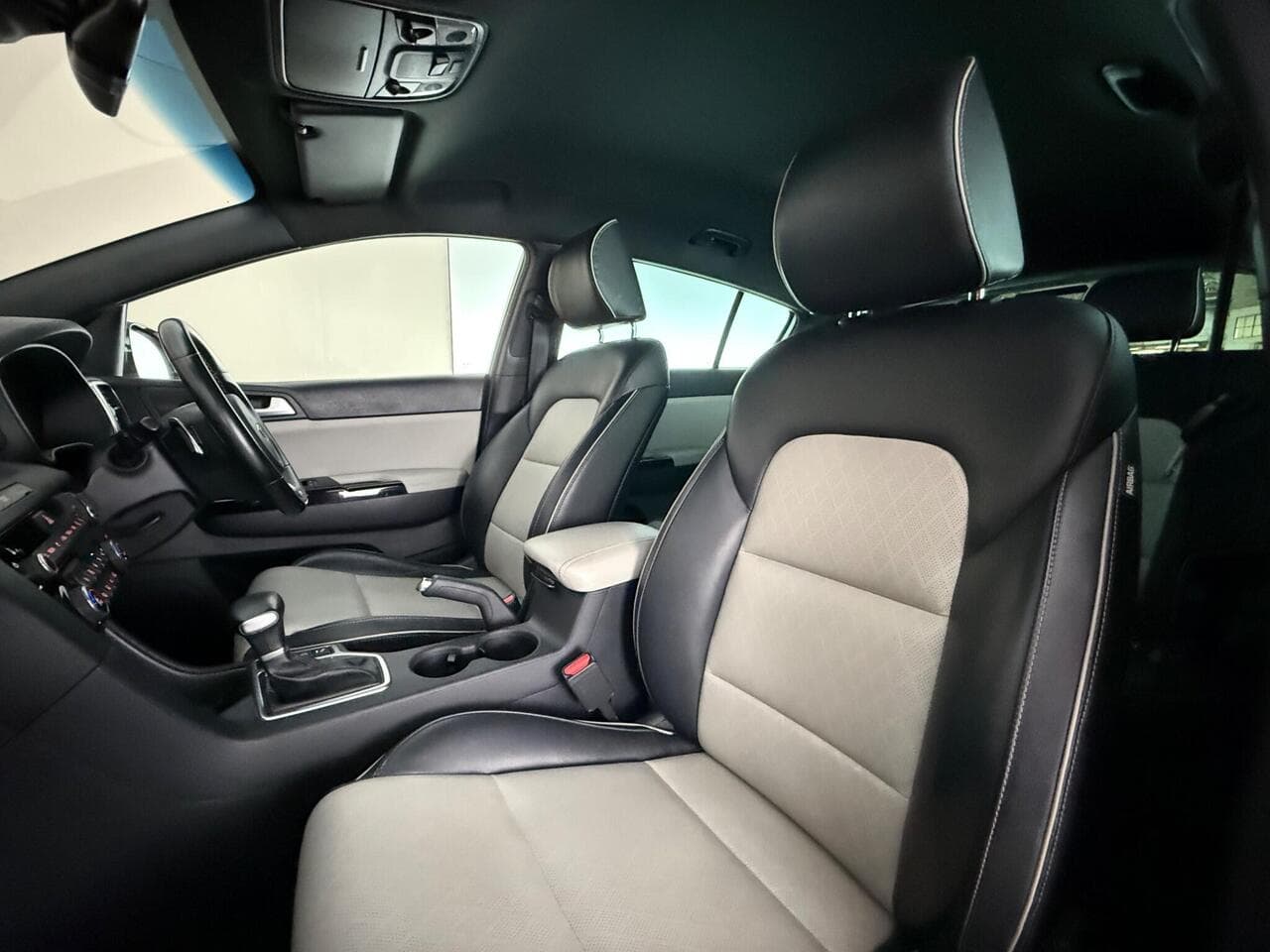 Kia Sportage thumbnail Seat Front Passenger