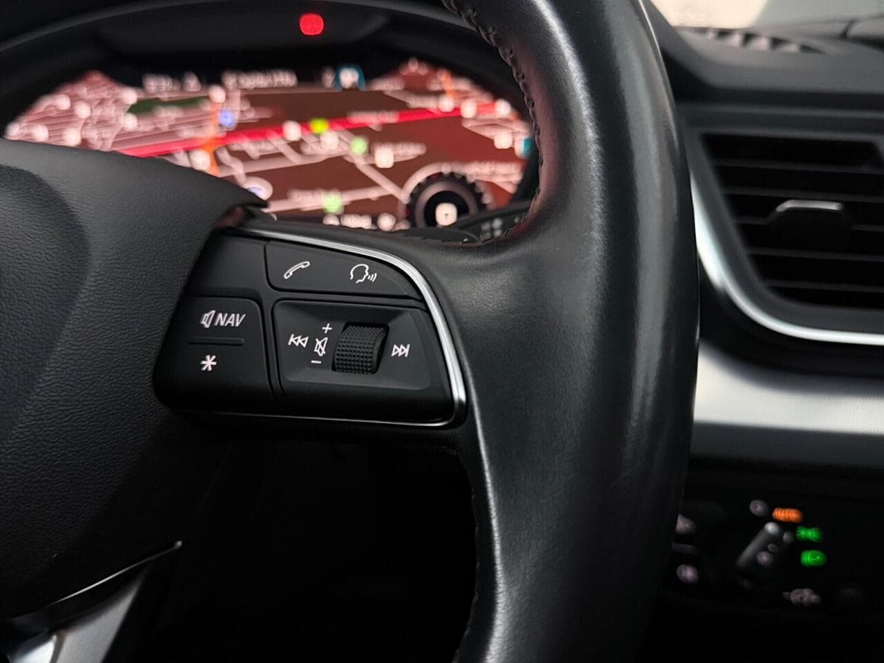Audi Q5 thumbnail Misc Controls