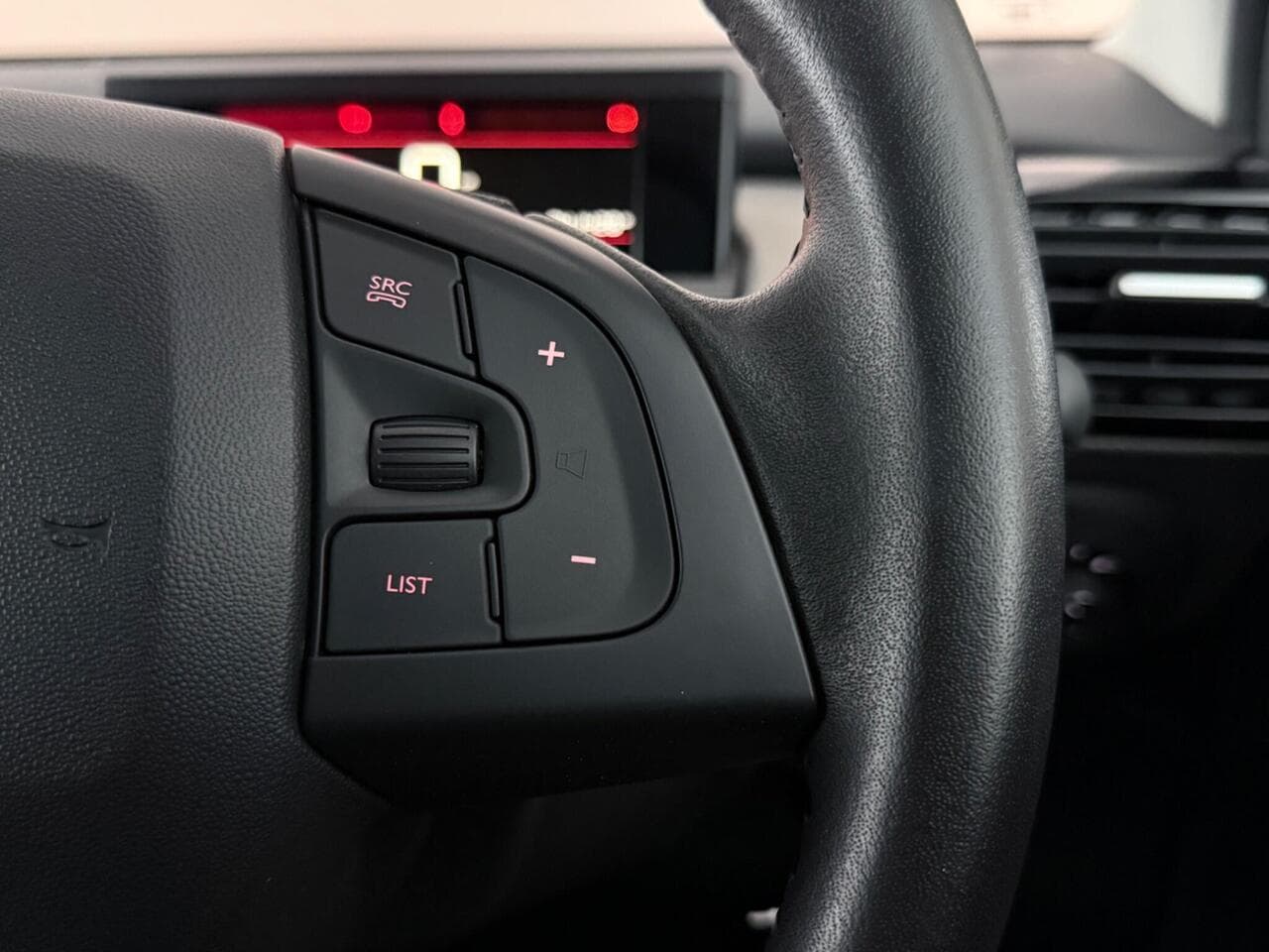 Citroen C4 Cactus thumbnail Misc Controls