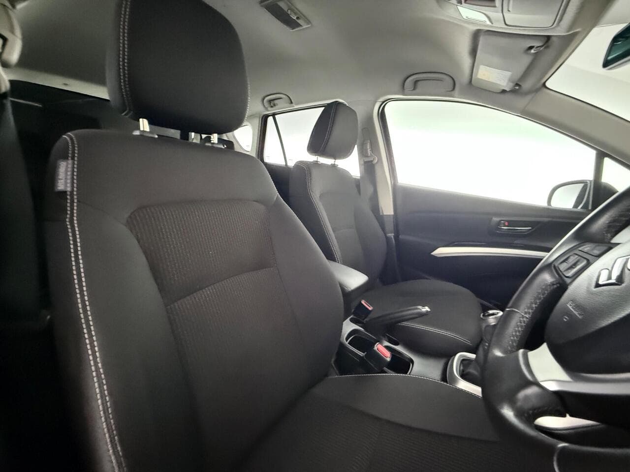 Suzuki SX4 S-Cross thumbnail Seat Driver