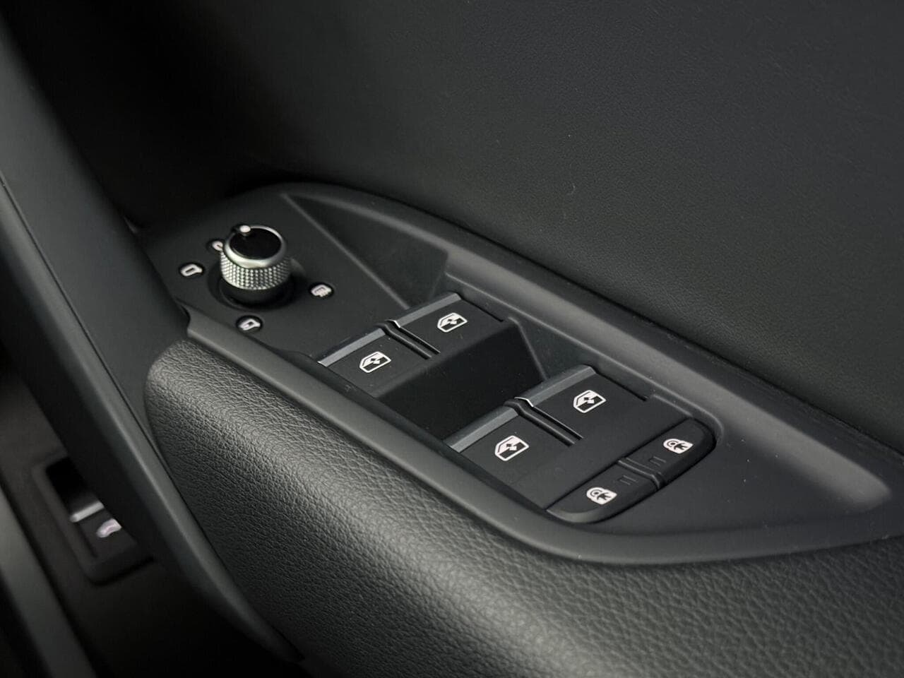 Audi Q5 thumbnail Misc Controls