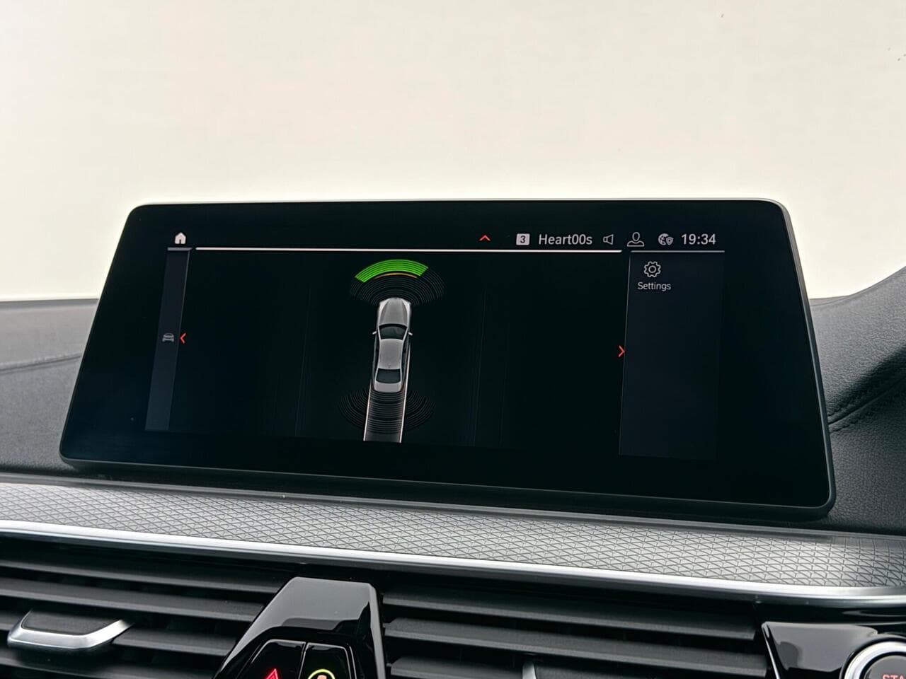 BMW 5 Series thumbnail Infotainment System