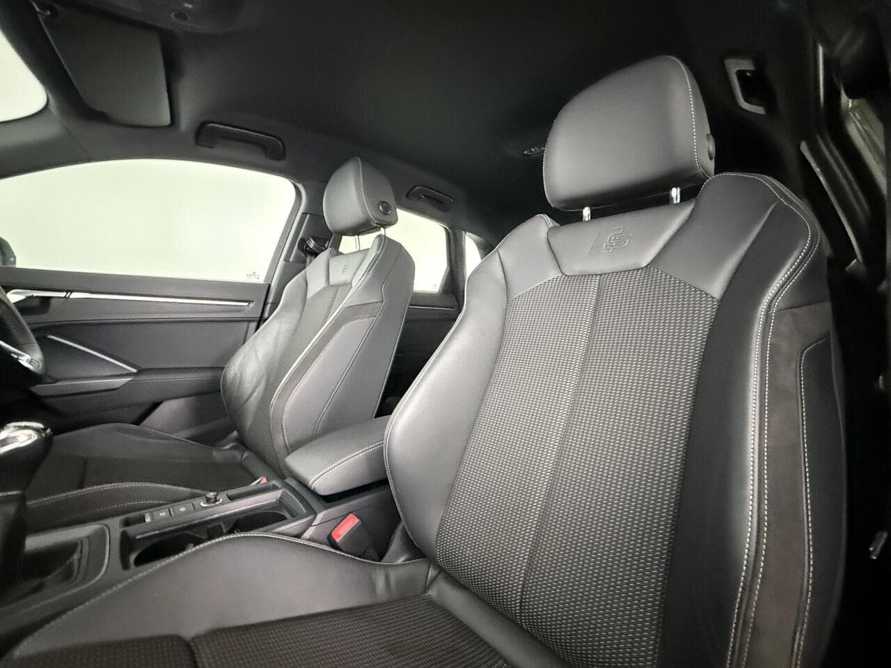Audi Q3 thumbnail Seat Front Passenger