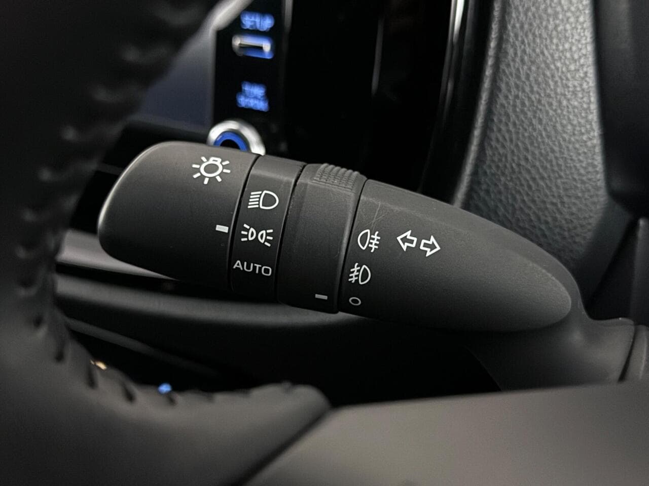 Toyota Aygo X thumbnail Misc Controls