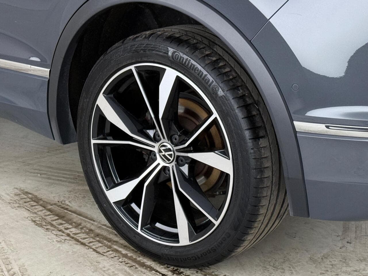 Volkswagen Tiguan thumbnail Wheel