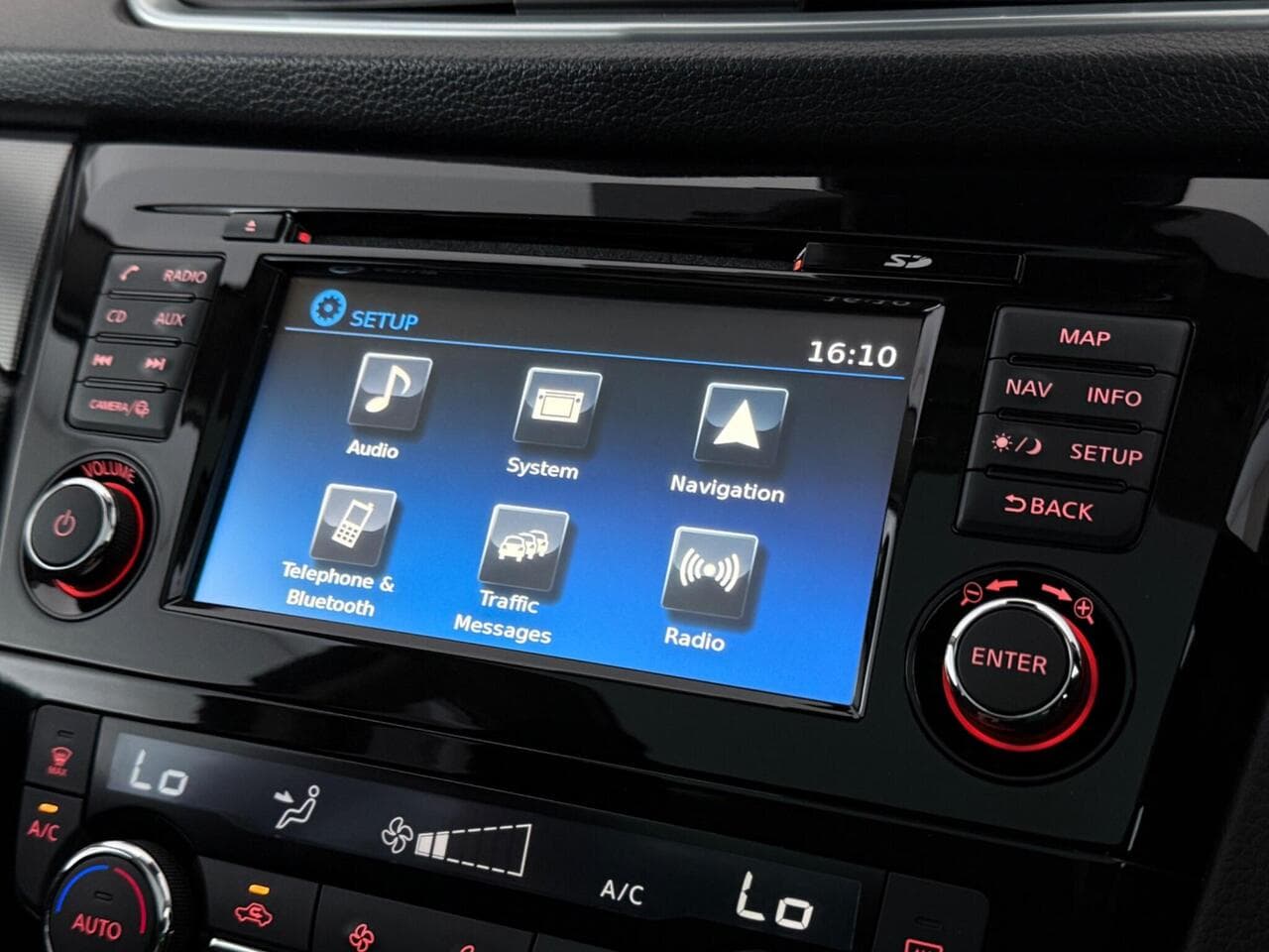 Nissan Qashqai thumbnail Infotainment System