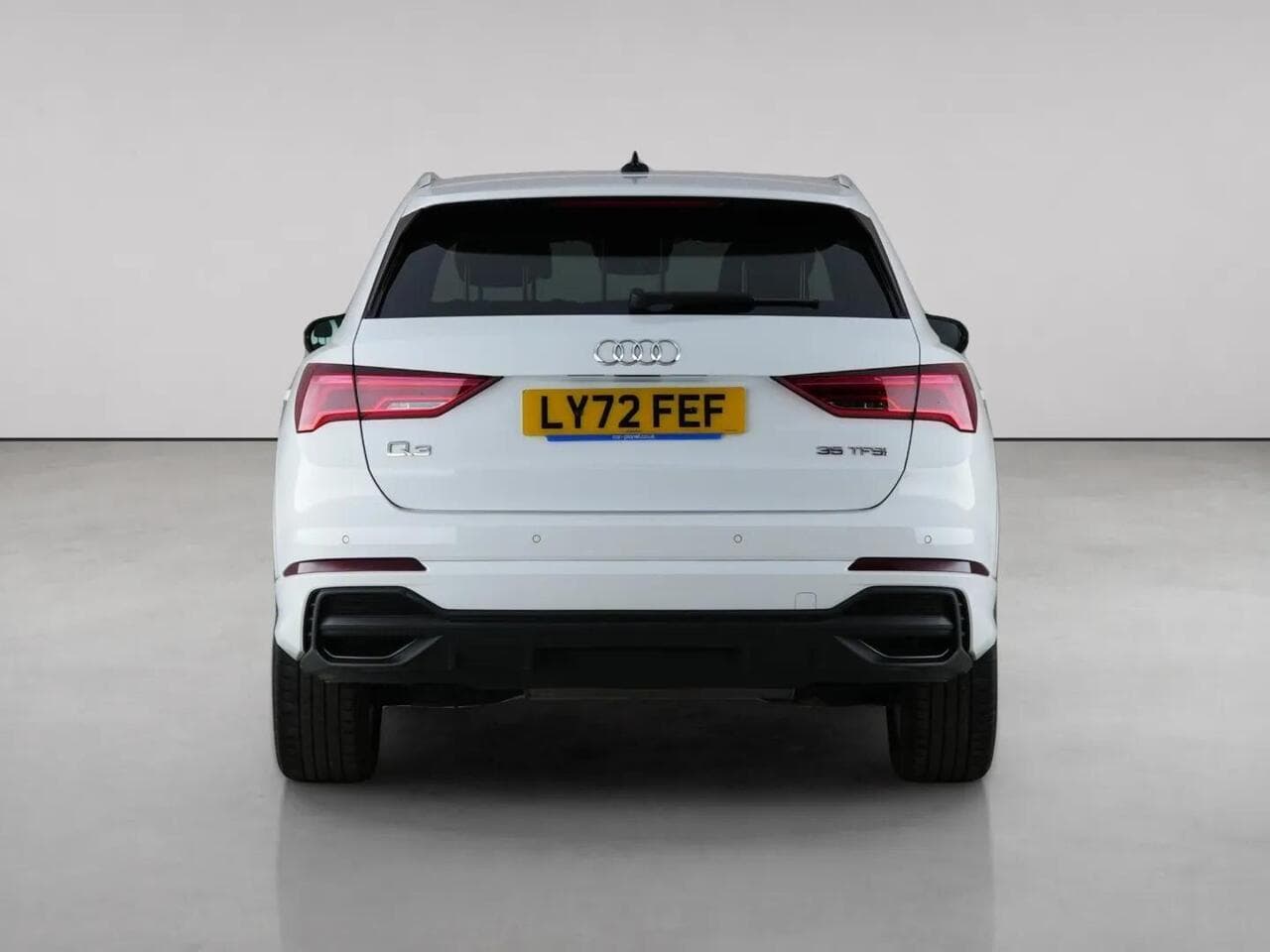 Audi Q3 thumbnail Rear