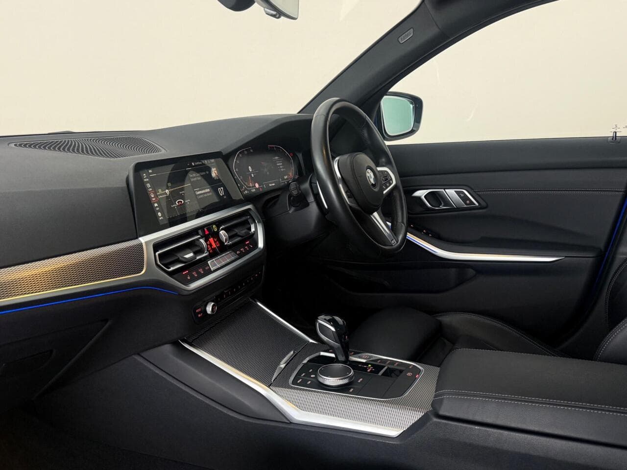 BMW 3 Series thumbnail Interior Front