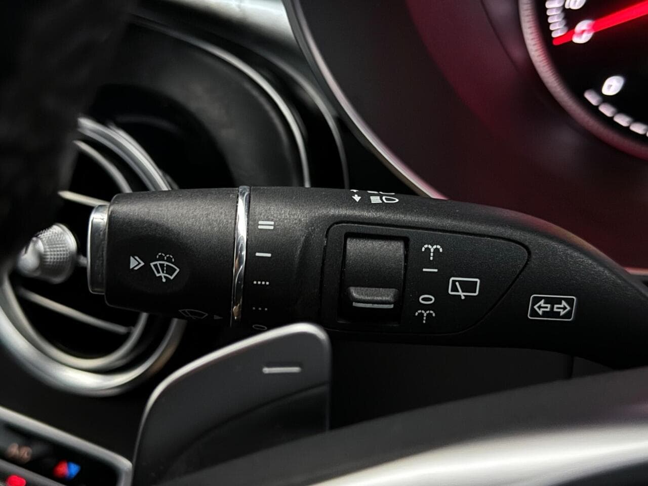 Mercedes-Benz GLC thumbnail Misc Controls