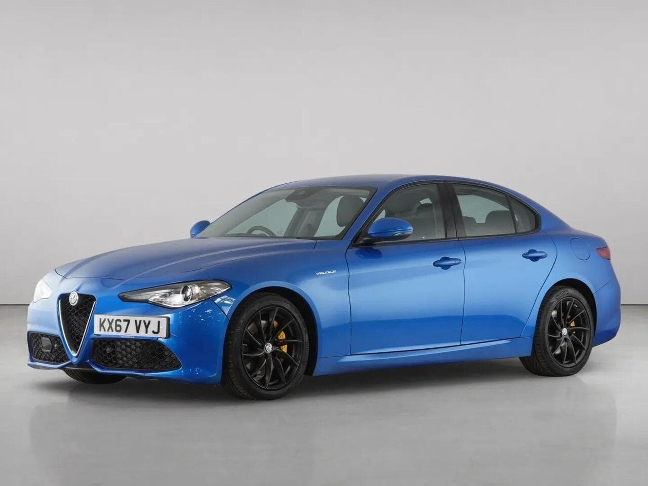 Alfa Romeo Giulia thumbnail Front Left