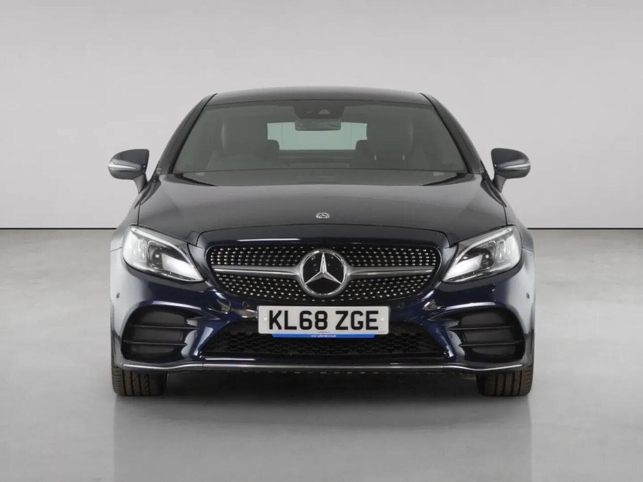 Mercedes-Benz C Class thumbnail Front