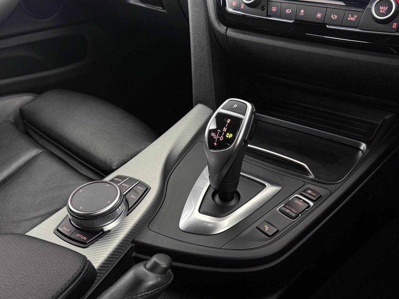 BMW 4 Series Gran Coupe thumbnail Interior Front