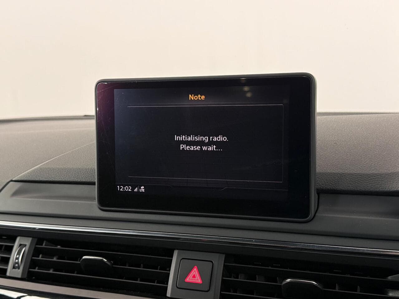 Audi A5 Cabriolet thumbnail Infotainment System