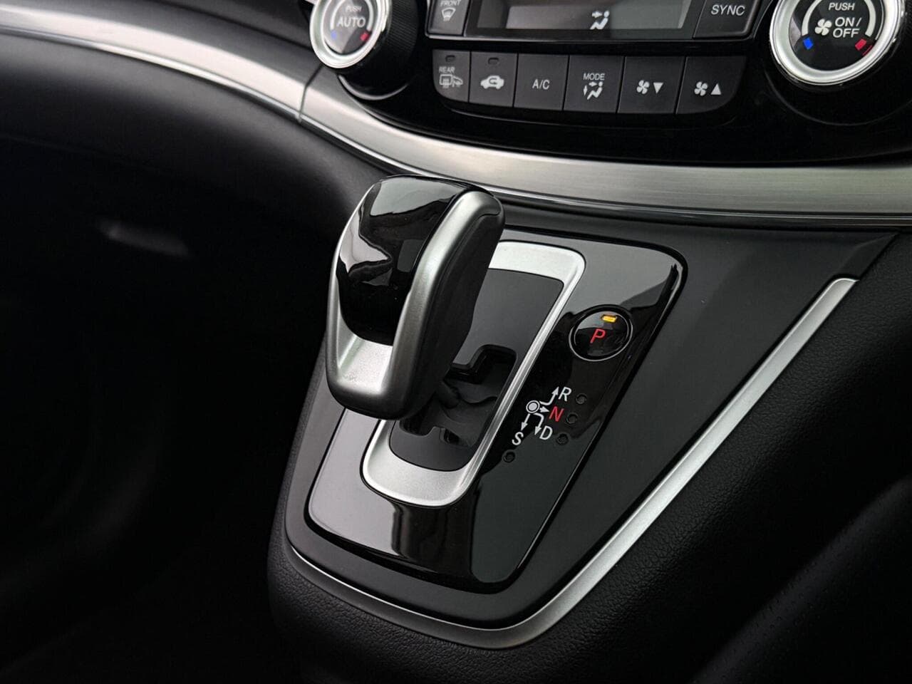 Honda CR-V thumbnail Misc Controls