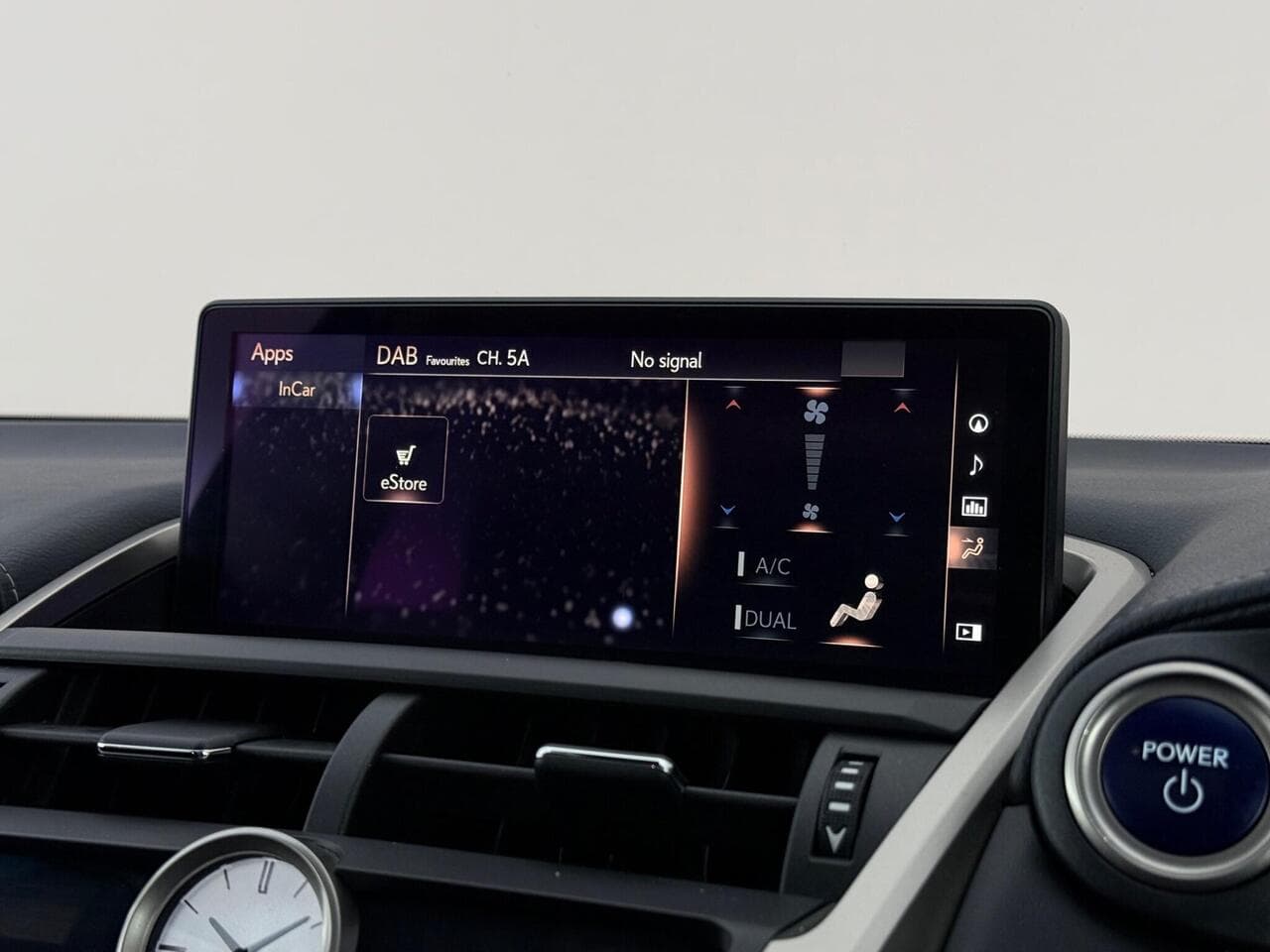 Lexus NX thumbnail Infotainment System