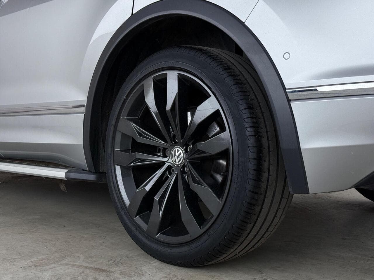 Volkswagen Tiguan thumbnail Wheel