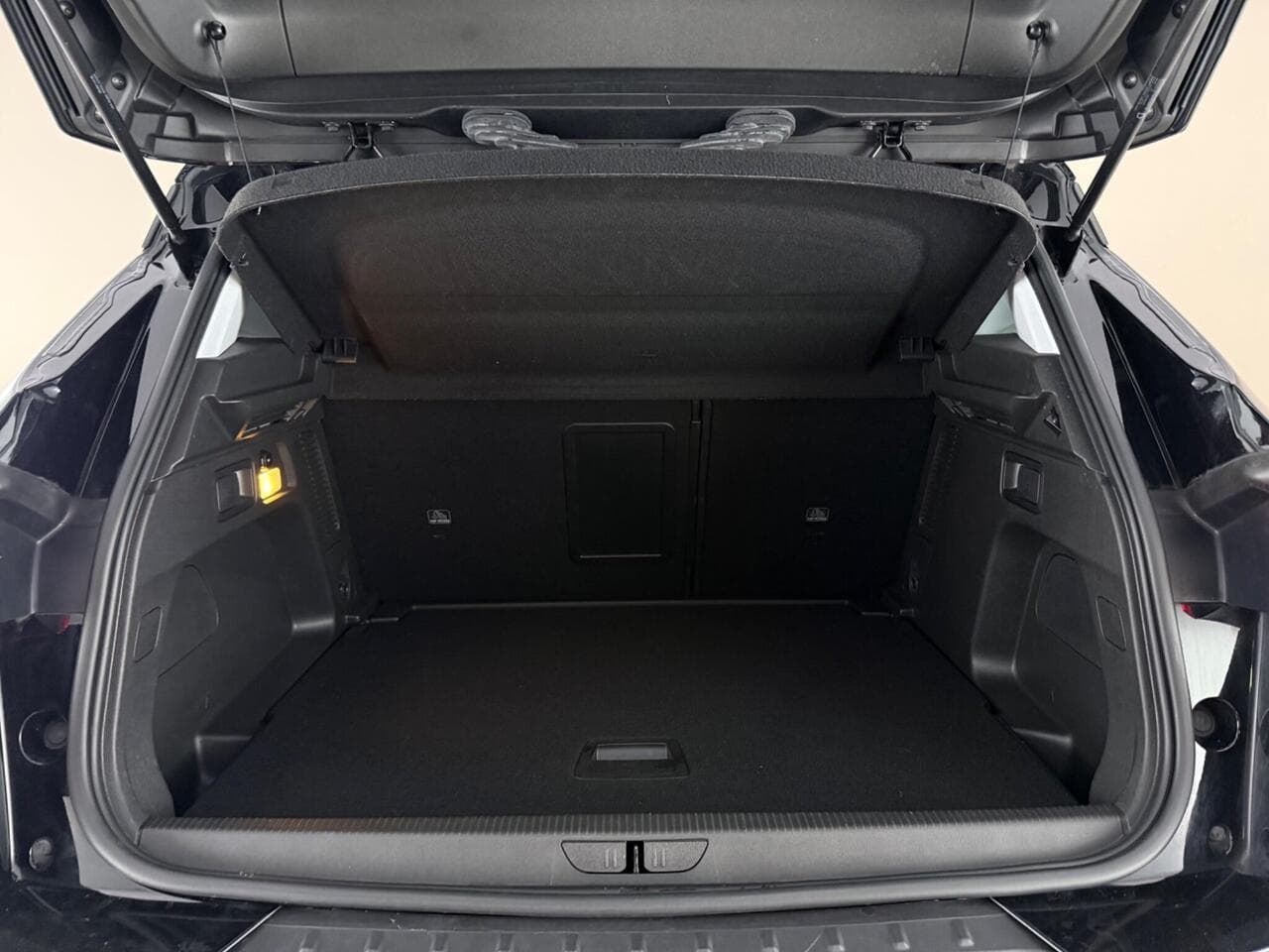 Vauxhall Grandland X thumbnail Boot