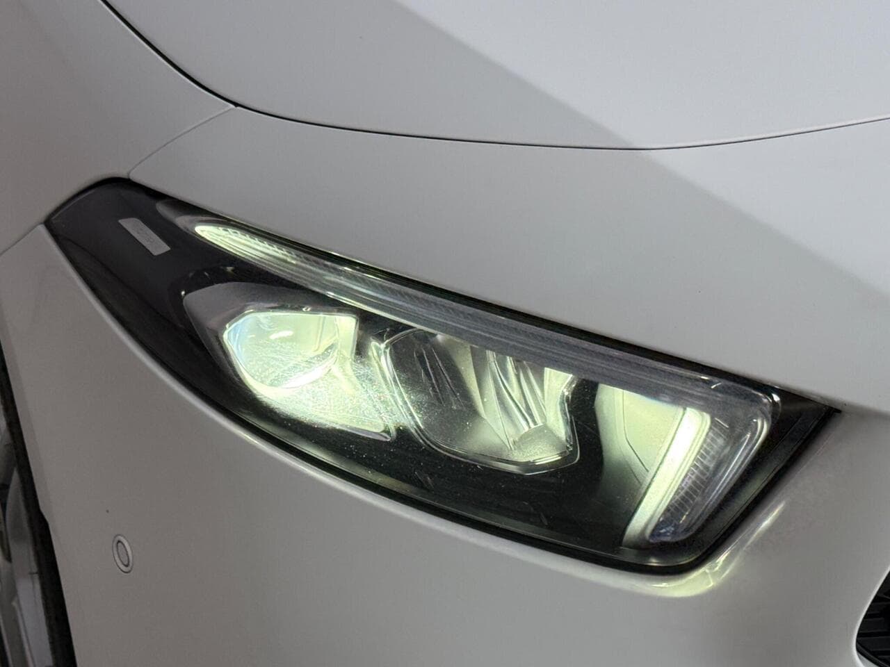Mercedes-Benz A Class thumbnail Lights Front