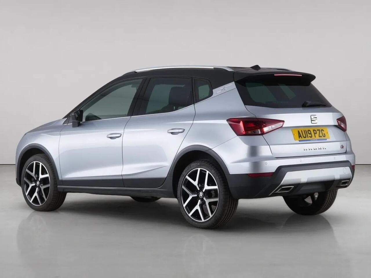 SEAT Arona thumbnail Rear Left
