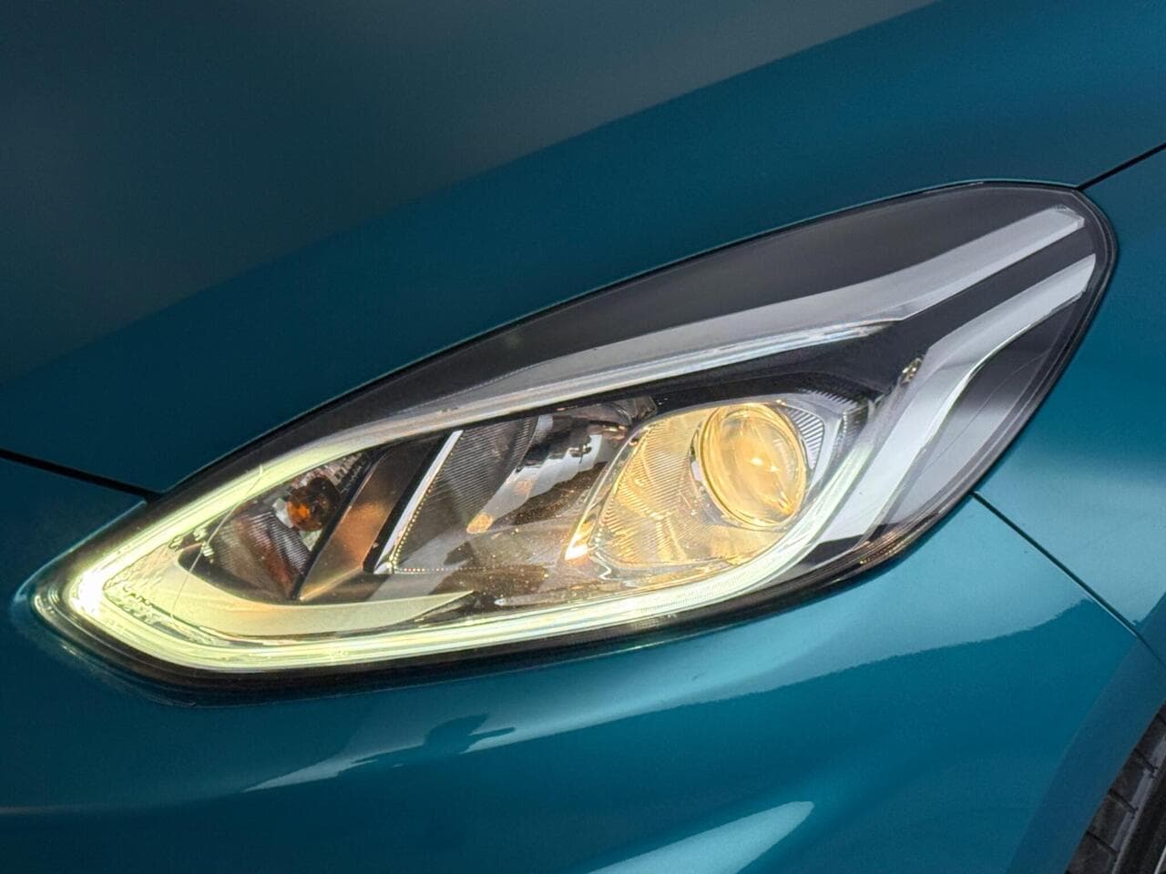 Ford Fiesta thumbnail Lights Front
