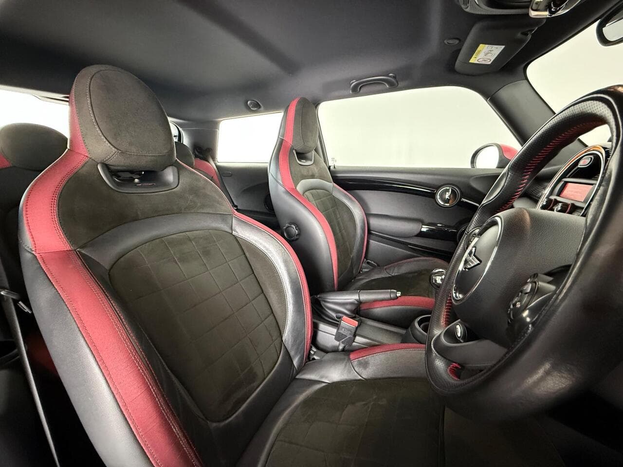 MINI Hatch thumbnail Seat Driver