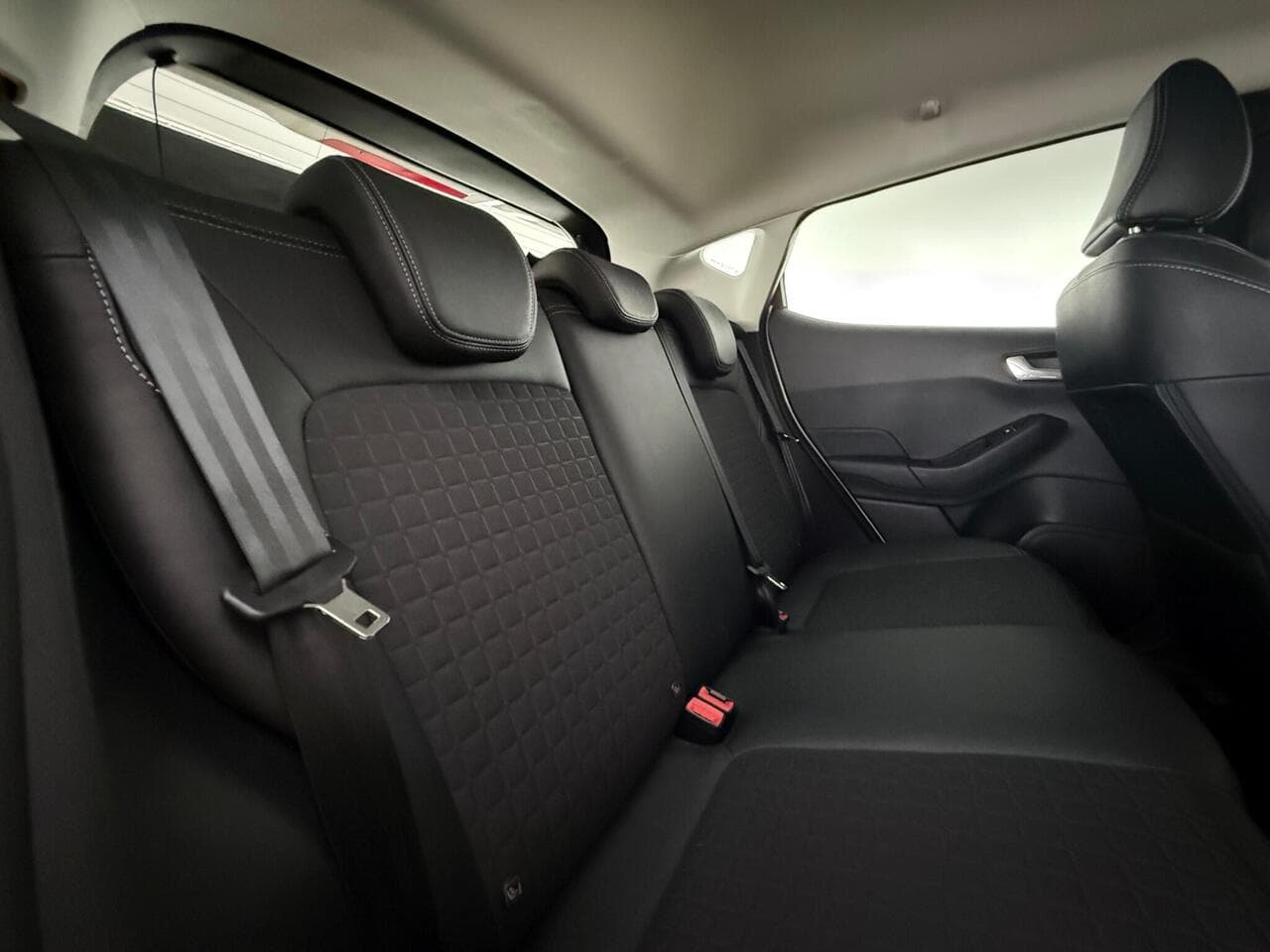 Ford Fiesta thumbnail Seats Rear
