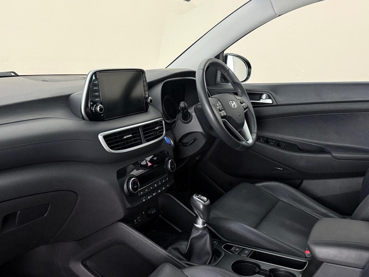 Hyundai TUCSON thumbnail Interior Front