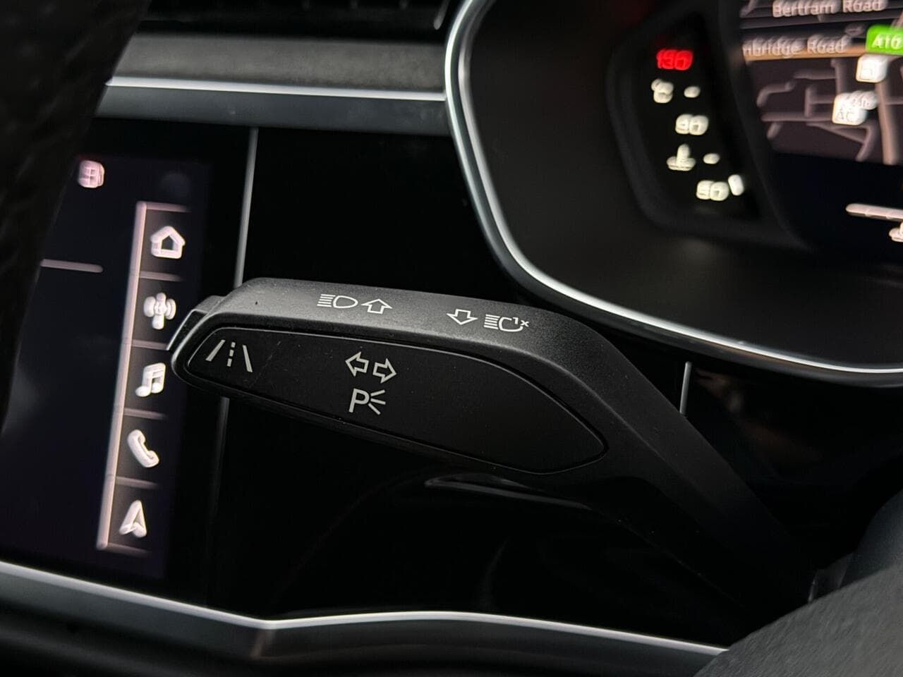 Audi RS Q3 thumbnail Misc Controls