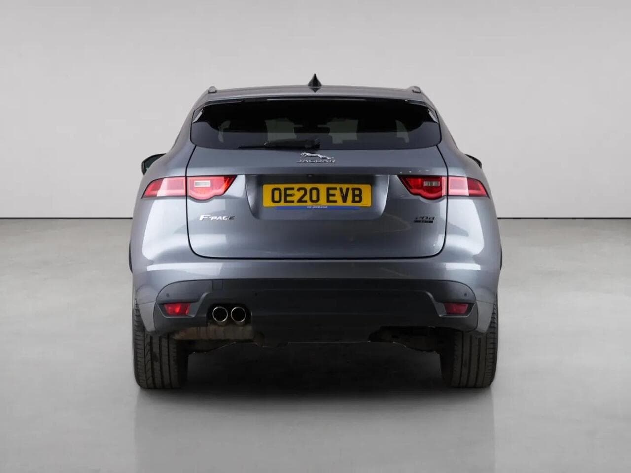 Jaguar F-PACE thumbnail Rear