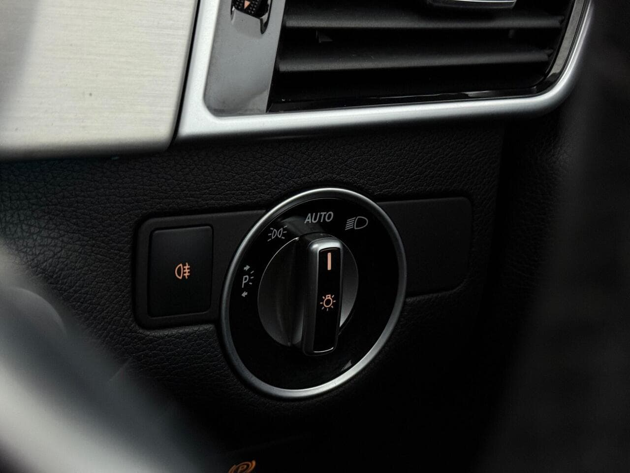 Mercedes-Benz GLE thumbnail Misc Controls