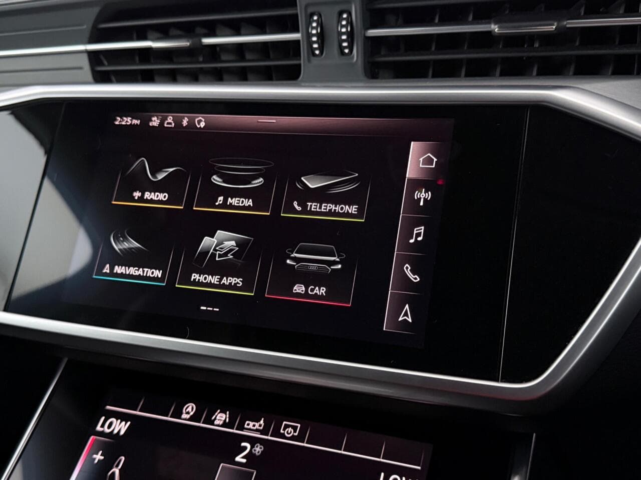 Audi A6 Avant thumbnail Infotainment System