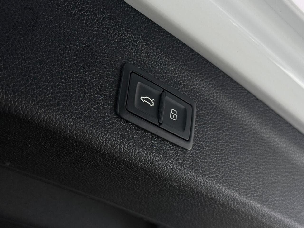Audi Q3 thumbnail Misc Controls