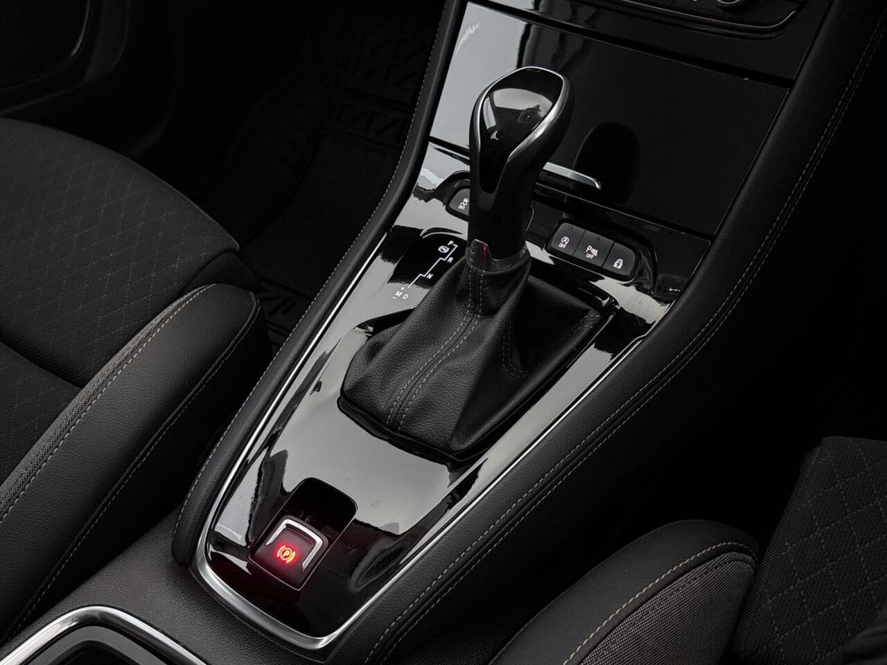 Vauxhall Grandland X thumbnail Interior Front