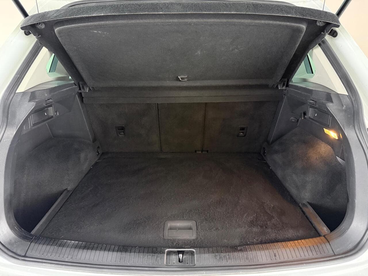 Volkswagen Tiguan thumbnail Boot