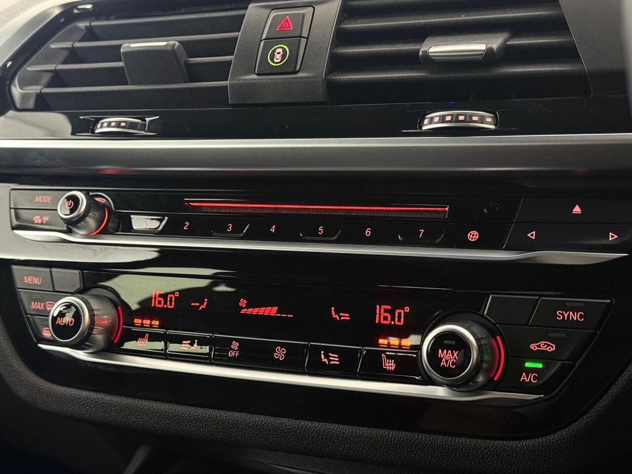 BMW X3 thumbnail Infotainment System