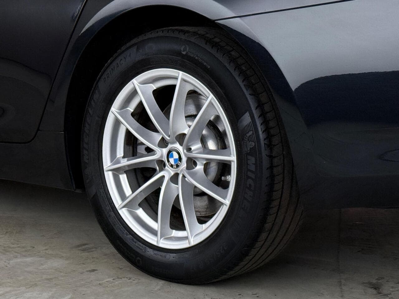 BMW 5 Series thumbnail Wheel