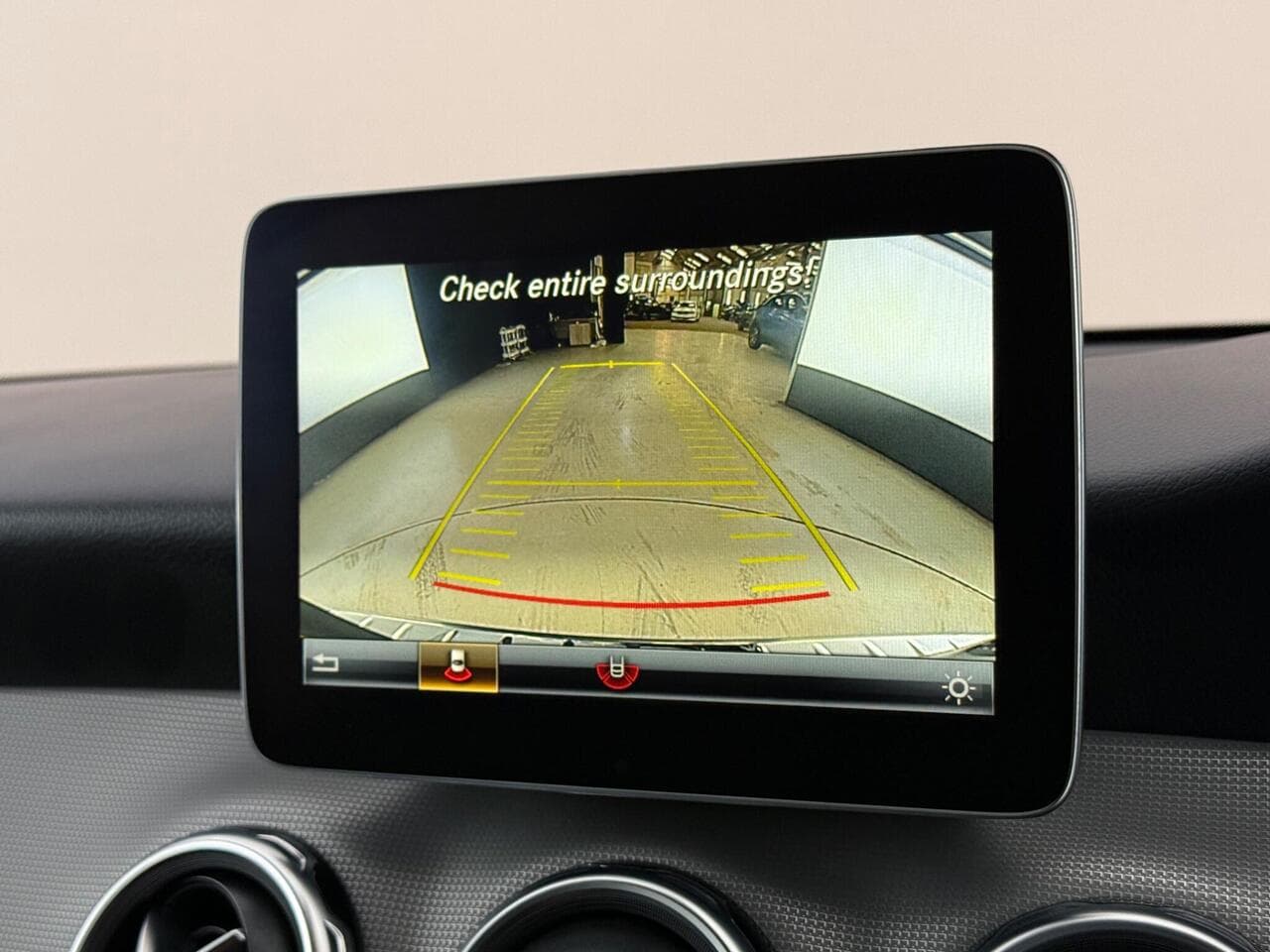 Mercedes-Benz GLA thumbnail Infotainment System