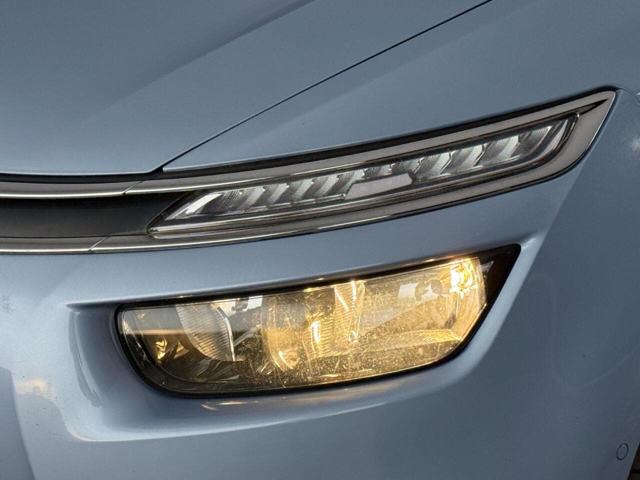Citroen Grand C4 Picasso thumbnail Lights Front