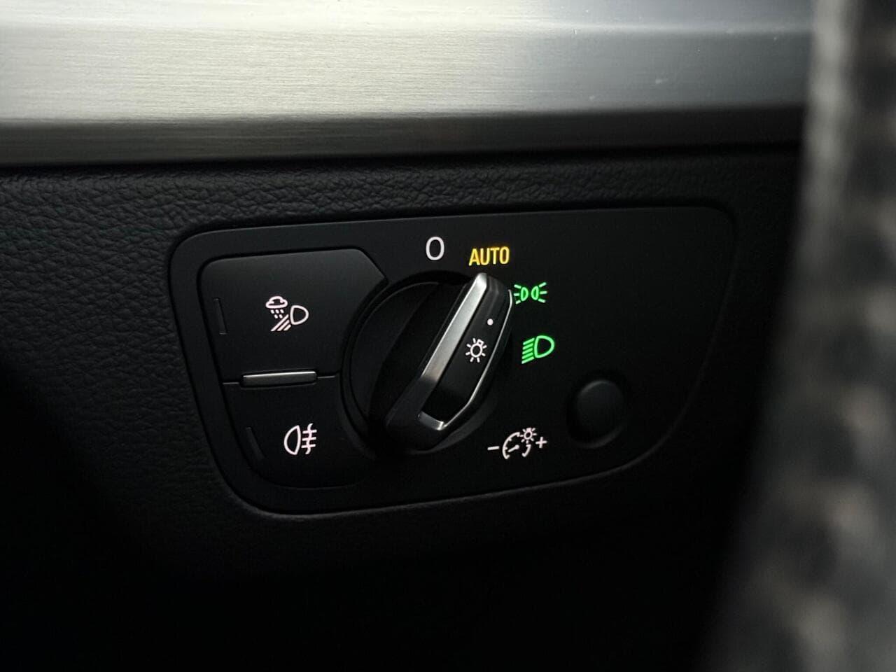 Audi Q5 thumbnail Misc Controls