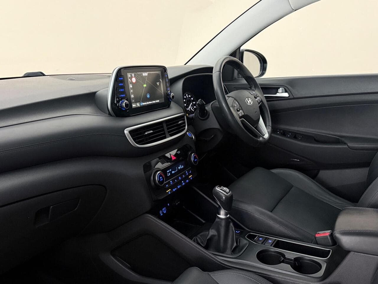 Hyundai TUCSON thumbnail Interior Front