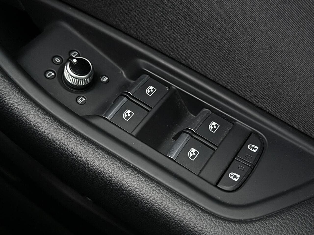 Audi A4 Avant thumbnail Misc Controls