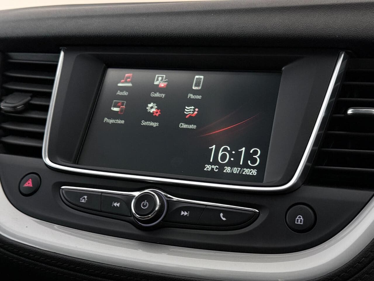 Vauxhall Grandland X thumbnail Infotainment System