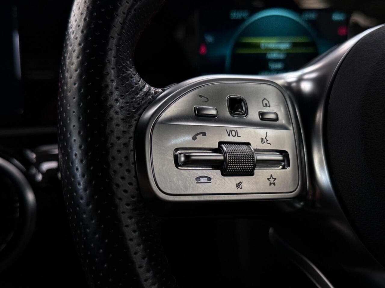 Mercedes-Benz A Class thumbnail Misc Controls